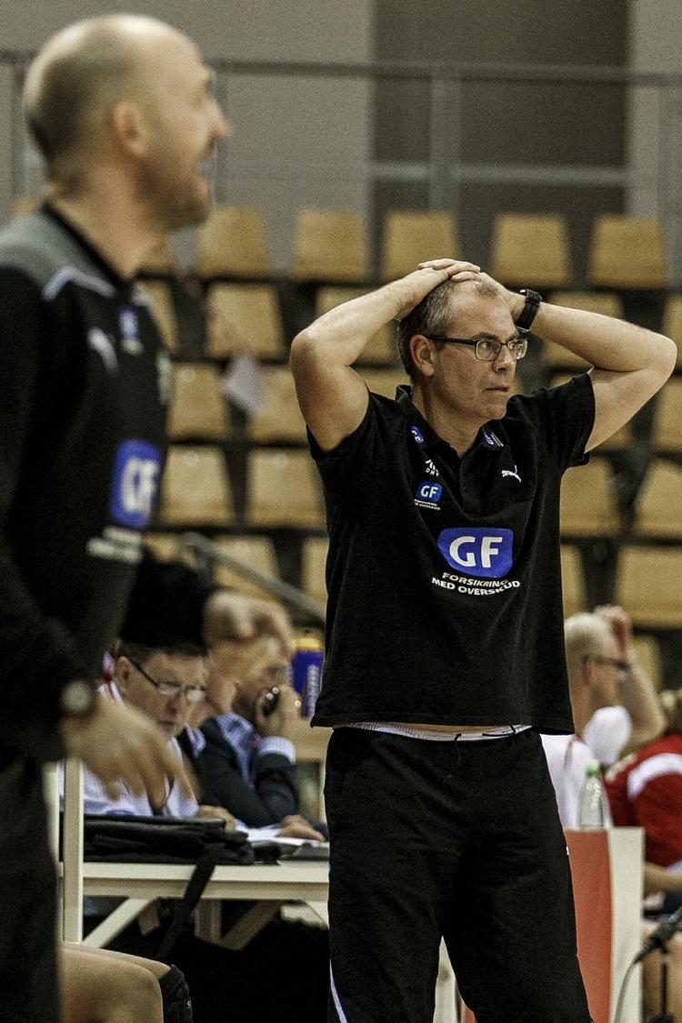 Ros. Håndboldkvindernes træner, Jan Pytlick, har rost sine spillere for at udvise stor mental styrke efter aftenens kamp mod Norge. 