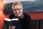 Stolt. For Uffe Elbæk er det en sejr at kunne fastholde niveauet i kulturbudgetterne. Set i lyset af den økonomiske krise. 