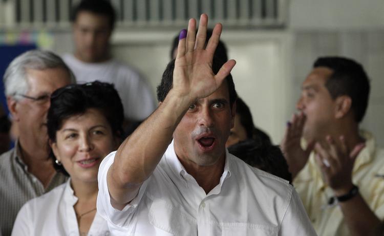 taberen. Henrique Capriles lå i flere meningsmålinger tættere på Hugo Chávez end det endelige valgresultat. 