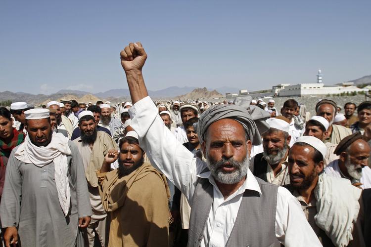 filmvrede. Det er ikke alle afghanere, der elsker amerikanerne. Billedet er fra sidste måned fra en demonstration i Kabul mod den amerikansk producerede Muhammed-film. 