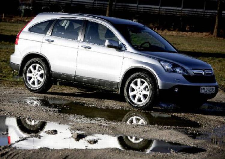 brandrisiko. En kontakt til motoren der driver ruden i venstre fordør kan bryde i brand i denne model fra Honda. 