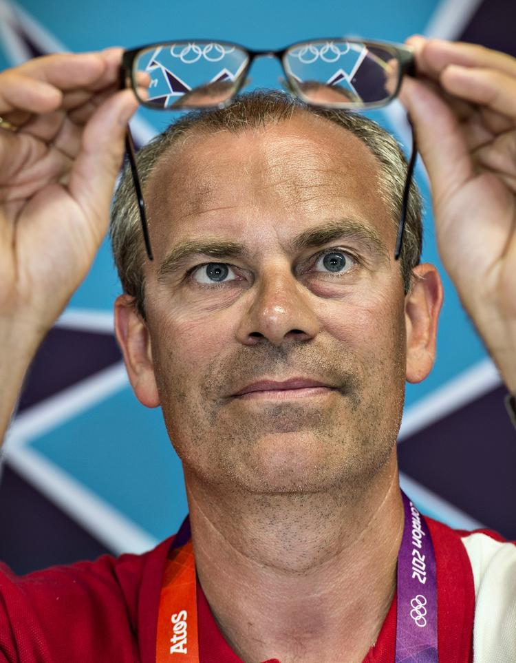 fodslaw. Klubtrænerne i kvindernes liga har ikke været tilfreds med Jan Pytlicks arbejde med landsholdet. 