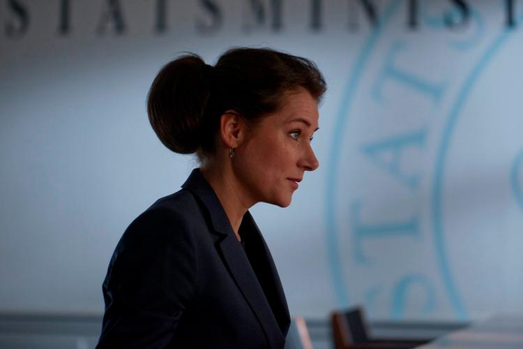Hæder. Sidse Babett Knudsen er den anden danske kvinde, der er nomineret i kategorien. Den første var Sofie Gråbøl. 