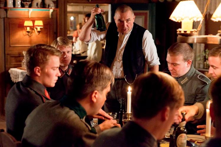 Hvidsten.  Filmen 'Hvidsten Gruppen' fortsætter med at trække danskerne ind i biografsalene. 