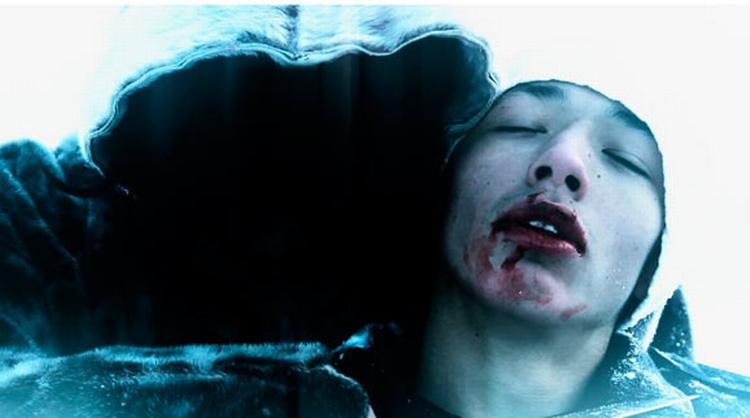 Ensomhed. Filmens inspirationen er kommet fra det grønlandske begreb: Qivittoq - fjeldgængeren. En person der har følt sig krænket eller skuffet, og derfor har fortrukket til fjeldet og en eneboertilværelse. 