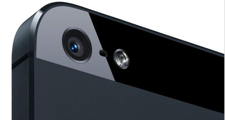 lilla. Brugerne af Apples nye iPhone klager over, at der kommer lilla misfarvninger på billederne taget med smartphonens kamera. 