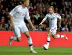 mediepres. Christian Eriksen (th) er Danmarks mest åbenlyse talent, men Ajax-spilleren har haft svært ved at finde storspillet frem efter en hård sommer. 