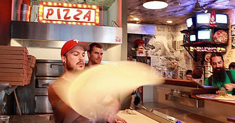 GENISTREG. I Fishtown, Philadelphia, USA, er der nu åbnet en kombination af pizzabar og pizzamuseum. 