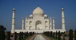 BESØGT. Tusindvis af turister besøger hvert år Taj Mahal i Indien - men fra 2014 kan de altså også besøge en kopi i Dubai. 