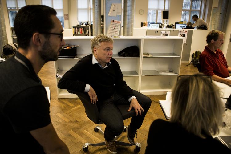LÆRETID. Uffe Elbæks praktiktid på Politiken bestod mest i en rundvisning til alle mediehusets redaktioner. 