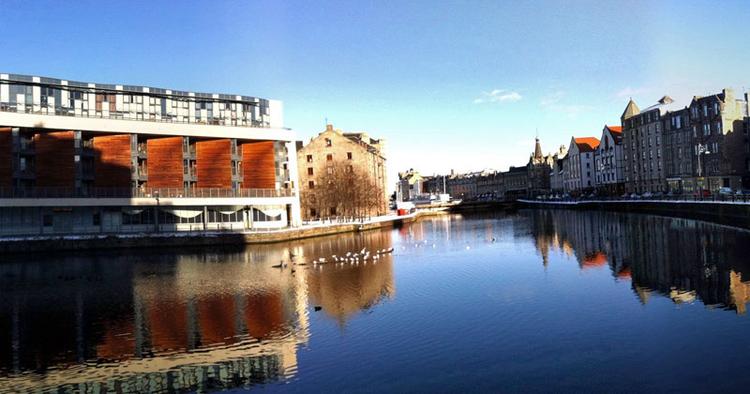 PYHA. En planlagt afgift, der skulle have indbragt Edinburgh fem millioner pund (cirka 46 millioner kroner) om året , er droppet. 