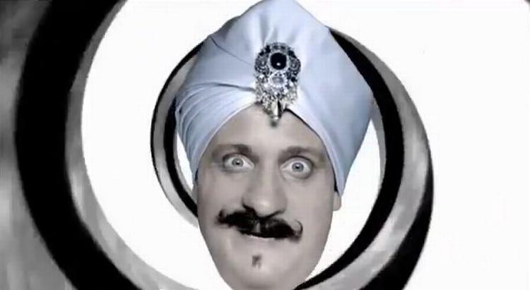 Gakkelak. Nykredit har siden 2011 prøvet at være sjove med sloganet »Nykredit er en bank«. Eller som den turbanklædte mand siger i denne reklame »Nukredit er en banke«. (skræmdump fra reklamen) 