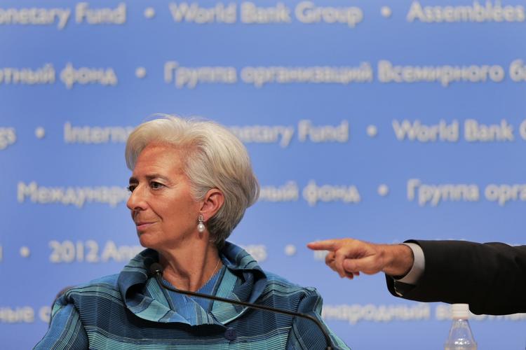 opblødning. Christine Lagarde mener, at grækerne bør have to år mere til at opfylde de strenge sparekrav. 