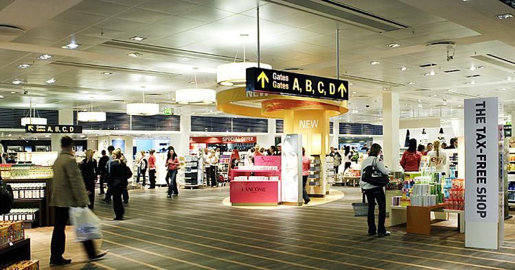 KØBELYSTEN. Danskerne vil gerne have gode shoppingmuligheder i en lufthavn. (Arkivfoto) 