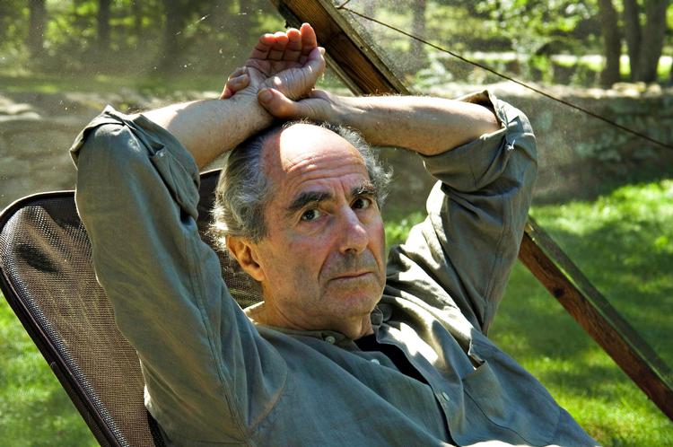 70-årig. Philip Roth er med romanen 'Nemesis' atter på højde med sit eget forfatterskab. 