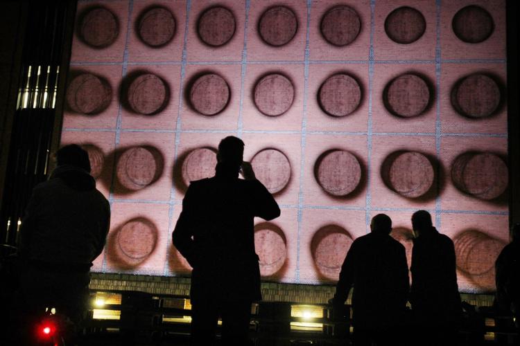 Koldt. Lave temperaturer, blæst og en overflod af oplevelser venter dem, der går ud i København fredag aften. 