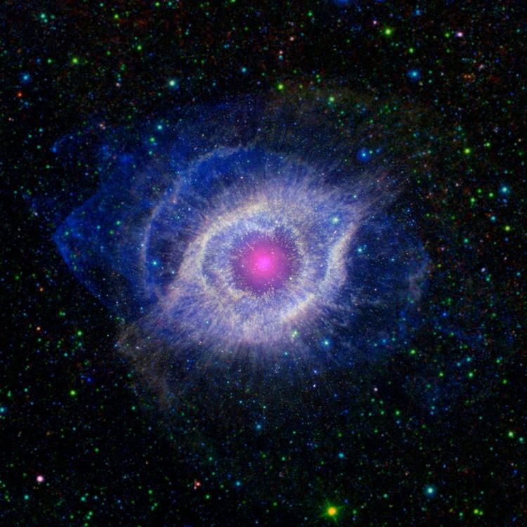 øjet. Den planetariske tåge Helix Nebula minder os om, hvad der vil ske med vores egen sol om mange, mange år. 