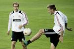 Håb. Disse to herrer - Christian Eriksen (til venstre) og Nicklas Bendtner - skal meget gerne være i topform de næste par dage. 