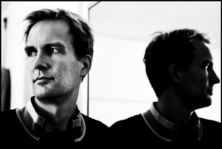 Prisvinder. Christian Jungersen modtog blandt andet i 2005 Boghandlerklubbens pris De Gyldne Laurbær for hans roman 'Undtagelsen'. 