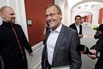 farvell. Ole Sohn nåede at være minister i cirka et år. Nu siger han, han vil vende tilbage til sit forlag. 