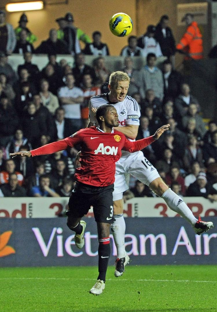 Reserve. Efter Laudrups ankomst til Swansea har Monk (bagerst) kun spillet to kampe for klubben. 