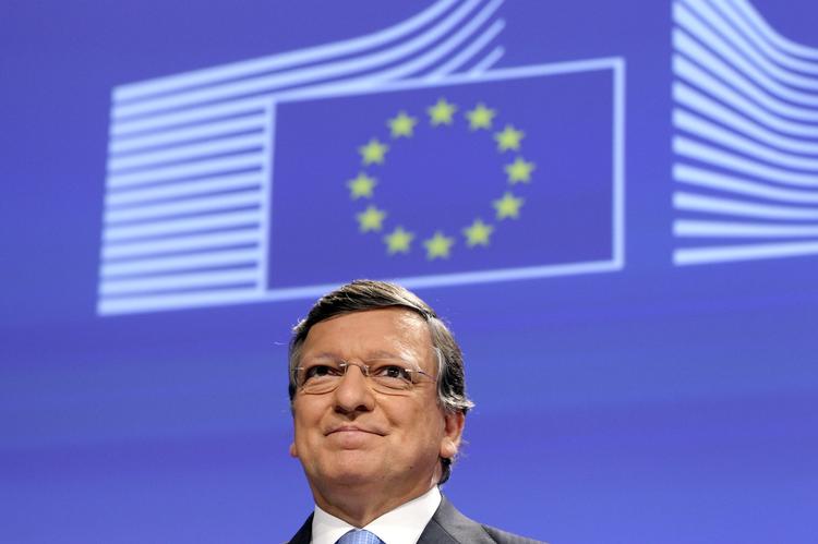 beæret. José Manuel Barroso siger, at det er en stor ære for hele EU, at unionen har fået Nobels Fredspris. 