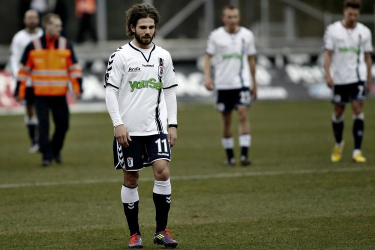 Exit. Det blev til 100 mål i 219 kampe for AGF for Peter Graulund. 