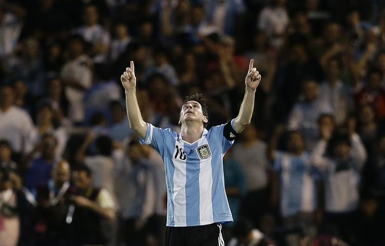 Rekordjagt. Lionel Messi er kun otte scoringer fra legendariske Pelés 75 kasser fra 1959. 
