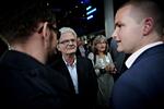 Udskiftning. Flere tror, at Thor Möger Pedersen ryger ud, og at Holger K. Nielsen i stedet bliver ny skatteminister. 