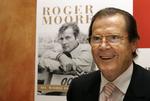 007. Roger Moore har udgivet en bog om sin tid som James Bond. 