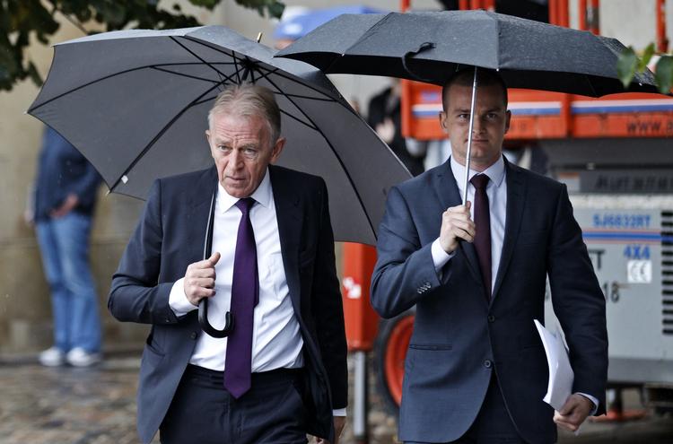In or out? Villy Søvndal (left) is sure he will continue as foreign minister. Thor Möger Pedersen's portfolio is thought to be in the balance. Archive. 