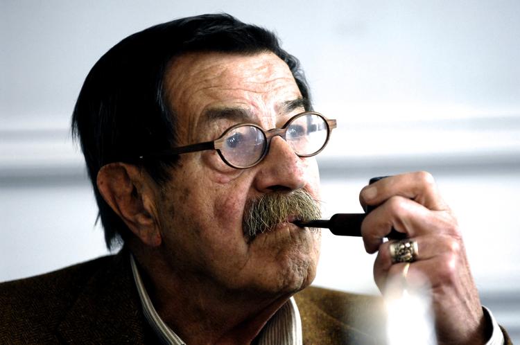 Fødselar. Günther Grass har fået en del fjender i løbet af sit liv, og hans seneste udgivelse har heller ikke nydt den varmeste modtaget i Israel. 