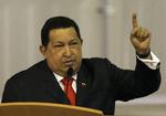Stærk. Venezuelas præsident Hugo Chávez får hug af tidligere forbundsfælle, der anklager ham for at klynge sig til embedet. 