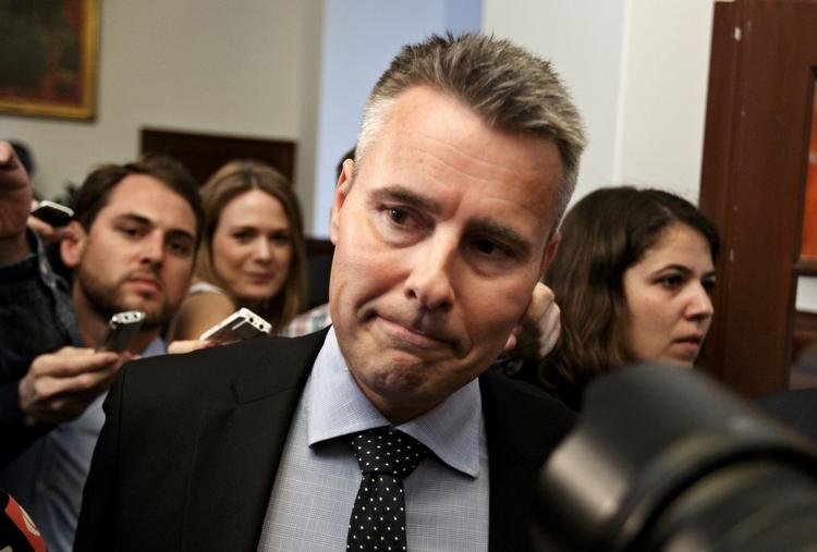 Ros. »Han har over for mig varetaget SF's politik, når vi har forhandlet. Og det er ikke sådan, at han bare har givet op ved første runde«, siger Henriks Sass Larsen om Thor Möger Pedersen. 