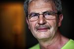 Flere politikere fremhæver, at Holger K. Nielsen godt kan give prøver på sit temperament. Og en SF-profil mener, at Holger K. Nielsen de senere år ligefrem har virket sur og tvær, hvorfor det er »syret«, at han nu er udset en nøglerolle i partiet. 
