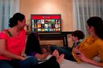 Familiehygge. Med Netflix er det muligt at se en lang række tv-serier og film, når du har lyst. 