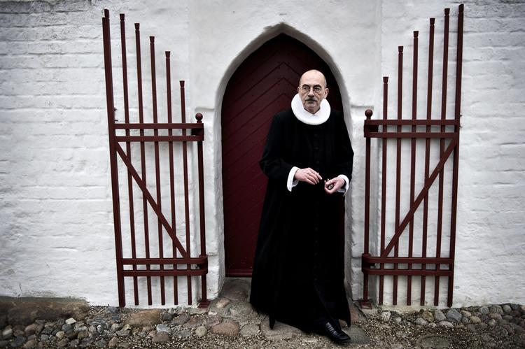 Adgangskort. En sønderjysk menighedsrådsformand foreslår, at der indføres et medlemskort til de kirkegængere, der betaler kirkeskat. 