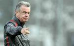 anklaget. Hitzfeld er almindeligvis en ganske rolig skikkelse på sidelinjen. 