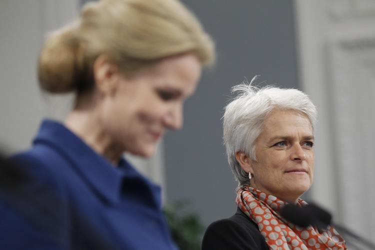 Pressemøde. Annette Vilhelmsen måtte svare på, hvorfor hun i 90'erne meldte sig ud af SF. 