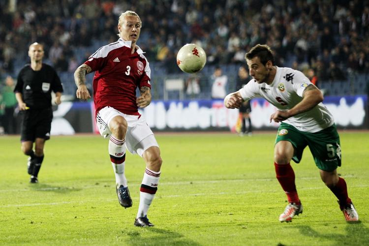 Stilren. Simon Kjær afviser at bruge feje trick mod Mario Balotelli. 