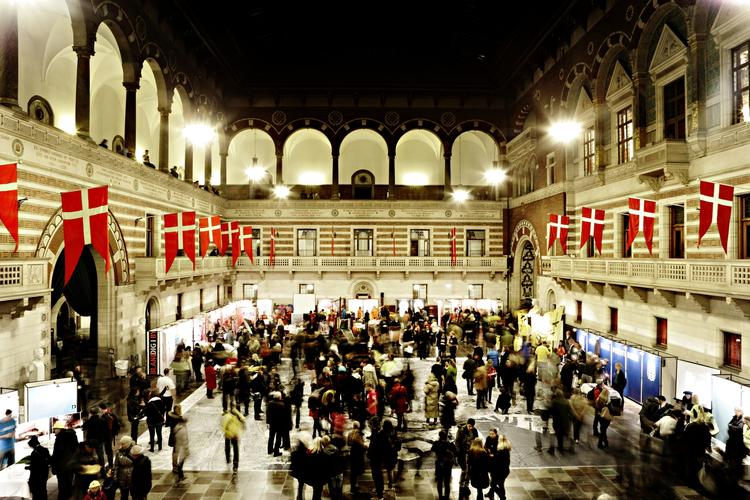 Magnet. Københavner strømmede igen i år til rådhuset på Kulturnatten. Men overraskelsen blev Botanisk Have, der næsten tredoblede besøgstallet. 