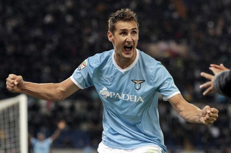 skade. Miroslav Klose er en vigtig brik i det tyske angreb, men Lazio-spilleren er lårskadet kort før EM. 