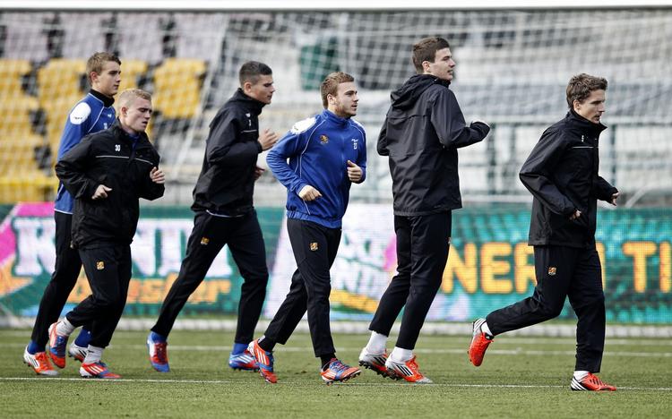 Træning. Morten Nordstrand og de øvrige FC Nordsjælland-spillere trænede i dag på Farum Park. Den nu fyrede landsholdsspiller, Patrick Mtiliga, havde, ligesom holdets øvrige landsholdsspillere, fået fri. 