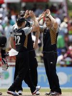 immunforsvar. Cricket ligner måske ikke den mest krævende sportsgren rent fysisk. Men de mange lange rejser er krævende for spillerne. 