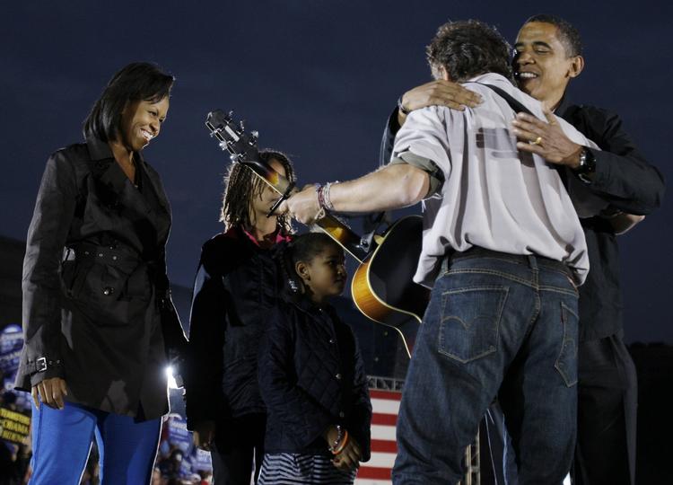 opbakning. Han støttede ham også i 2008. Nu melder Bruce Springsteen ud offentligt, at USA's siddende præsident Barack Obama også har hans støtte til at blive siddende en periode mere. 