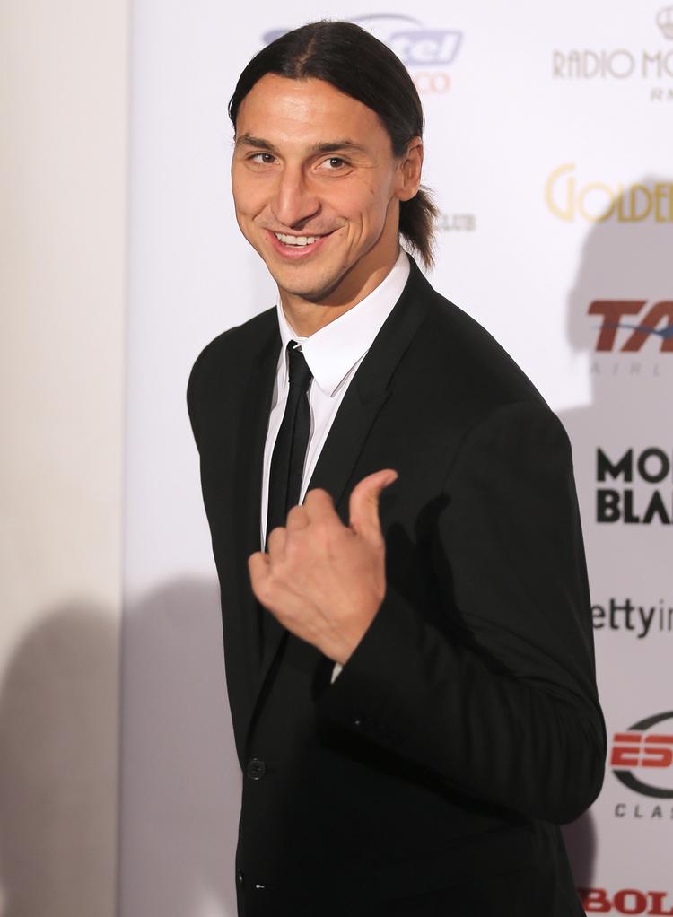 hædret. Zlatan Ibrahimovic ankommer til ceremonien for Golden Foot 2012. 