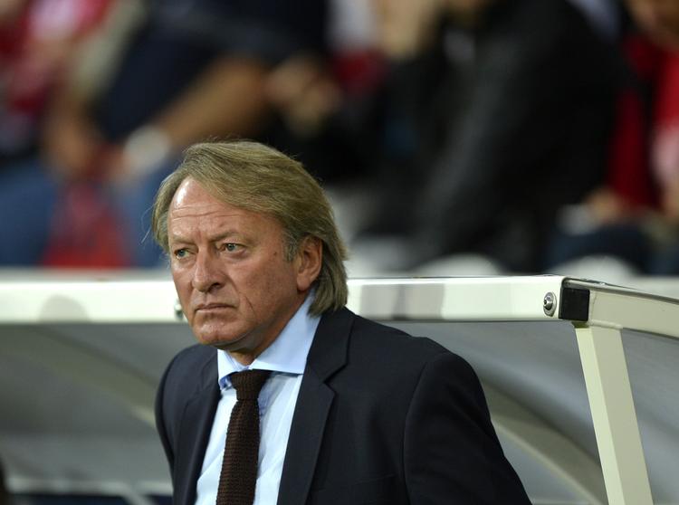 tangering. Med 12 sejre uden nederlag har Ariël Jacobs tangeret rekorden for bedste trænerstart i Superligaen. Søndag gælder der nummer 13. 