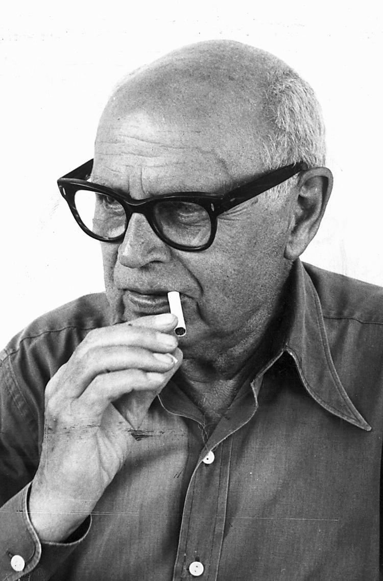 humanisten. Debatbogen, redigeret af Hans Hertel, debaterer hvad humanisme er for en størrelsen, og er derfor en modig bog, helt i samklang med PH selv, skriver Biskop Kjeld Holm. 