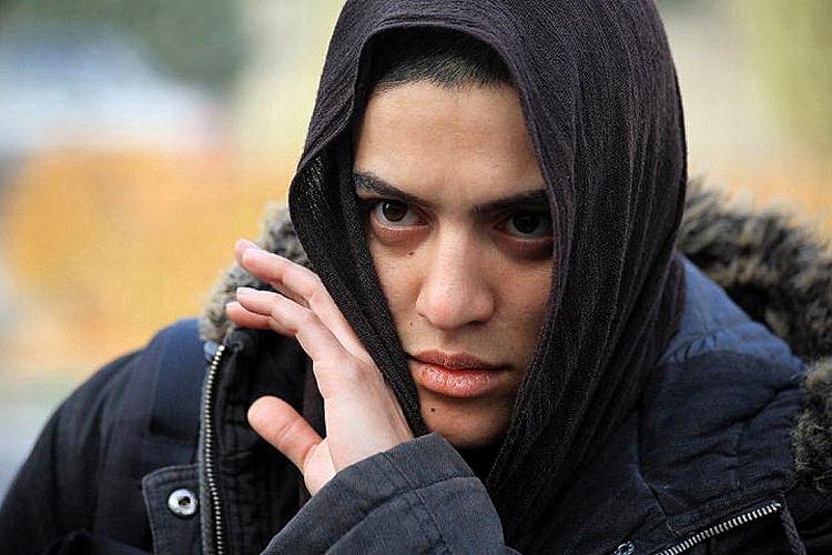 Øjnene. Personlighed gemmer sig bag blikket og ikke mellem benene. Som her i 'Facing Mirrors', der vandt publikumsprisen på årets udgave af verdens største LGBT-filmfestival, Frameline. 