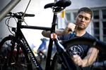 Gør det selv. Cykelmekaniker Christian Mathiasen viser dig, hvordan du gør cyklen lækker at køre på og giver den en længere levetid. 